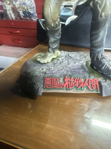 Famous Monster Maniacs The Freakmaker Mutations Painted figure Statue Broken (a) - Picture 2 of 24