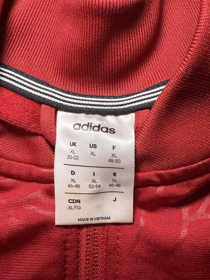 Jaqueta de atletismo feminina Adidas floral em relevo vermelha 3 listras tamanho XL - Imagem 4 de 4