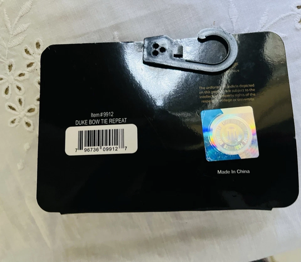 Галстук-бабочка для мальчиков Duke University Blue Devils регулируемый и новый с прикрепленными бирками  - Изображение 2 из 3
