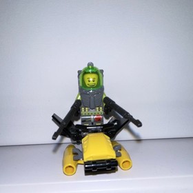 LEGO Atlantis Diver Minifigure w/ Mini Sub Submarine 2010