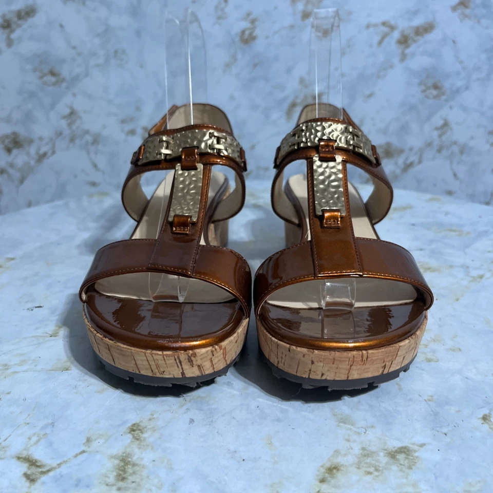 Sandalias de plataforma Taryn Rose para mujer talla 6,5 M marrón dorado con tiras de moda Foto 2 de 4