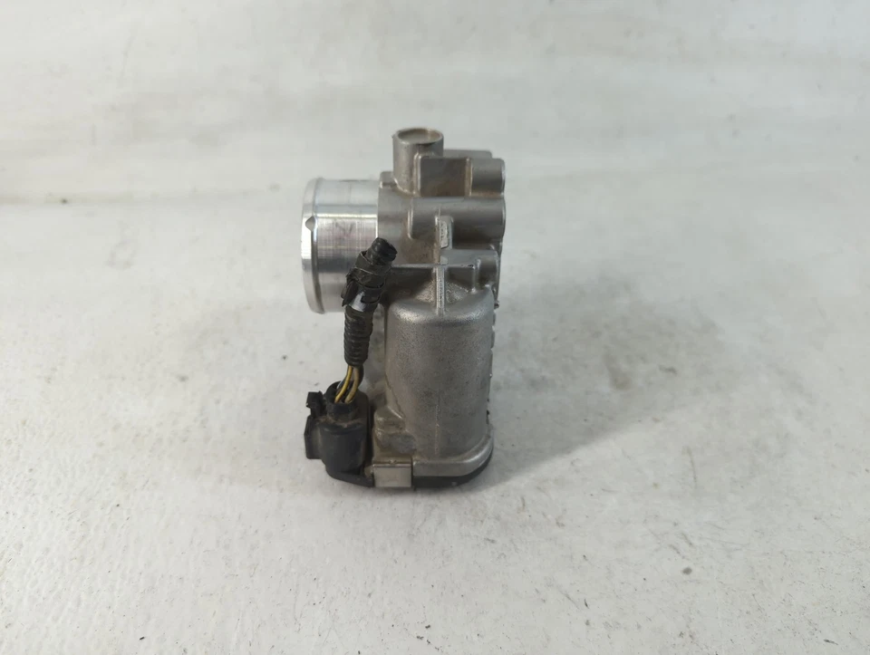 Ford Fiesta 2011-2014 carrocería del acelerador V48KT Foto 4 de 4