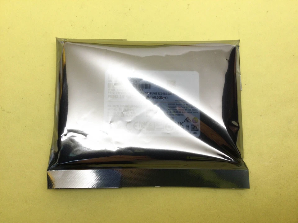 SSD Interno Samsung PM893 960GB SATA III 6Gbps 2.5" MZ-7L39600 Foto 3 de 3