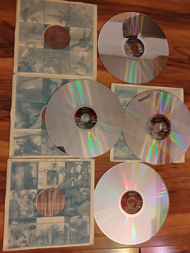 Thunderball [Deluxe Collector's Edition] Laserdisc Complete Near Mint - Image 3 of 4