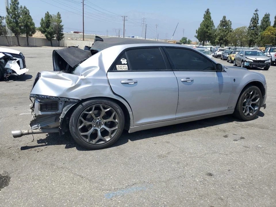Vidro de ventilação de porta traseira direita usado serve: 2018 Chrysler 300 traseira direita grau A - Imagem 3 de 4