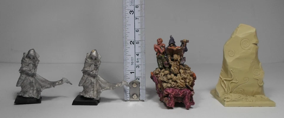 GAMEZONE CHARIOT OF THE HARVESTER MINIATURE PLUS OTHER MINIATURES LOT - Image 2 of 4