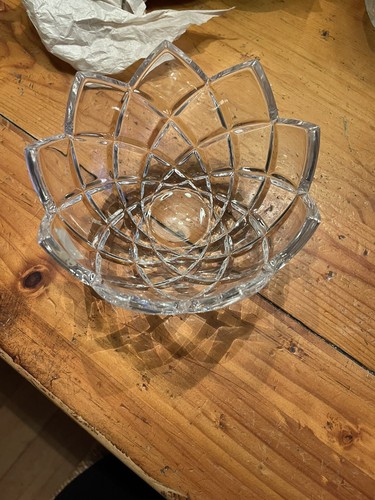 Mikasa Crystal Bowl Pattern Lotus for Nuts, Candy, etc. w/ Original Label - Picture 2 of 5