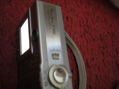 Canon PowerShot S100 Digital ELPH 2.1MP AiAF 3x Digital Camera - Silver - Picture 12 of 13