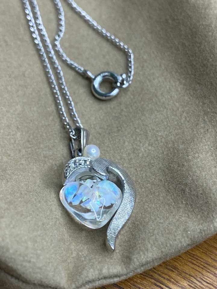 COLLAR CORAZÓN COLGANTE CON DETALLES DE LABORATORIO DIAMANTES Y ÓPALO Y PERLA PLATA DE LEY 925 Foto 3 de 4