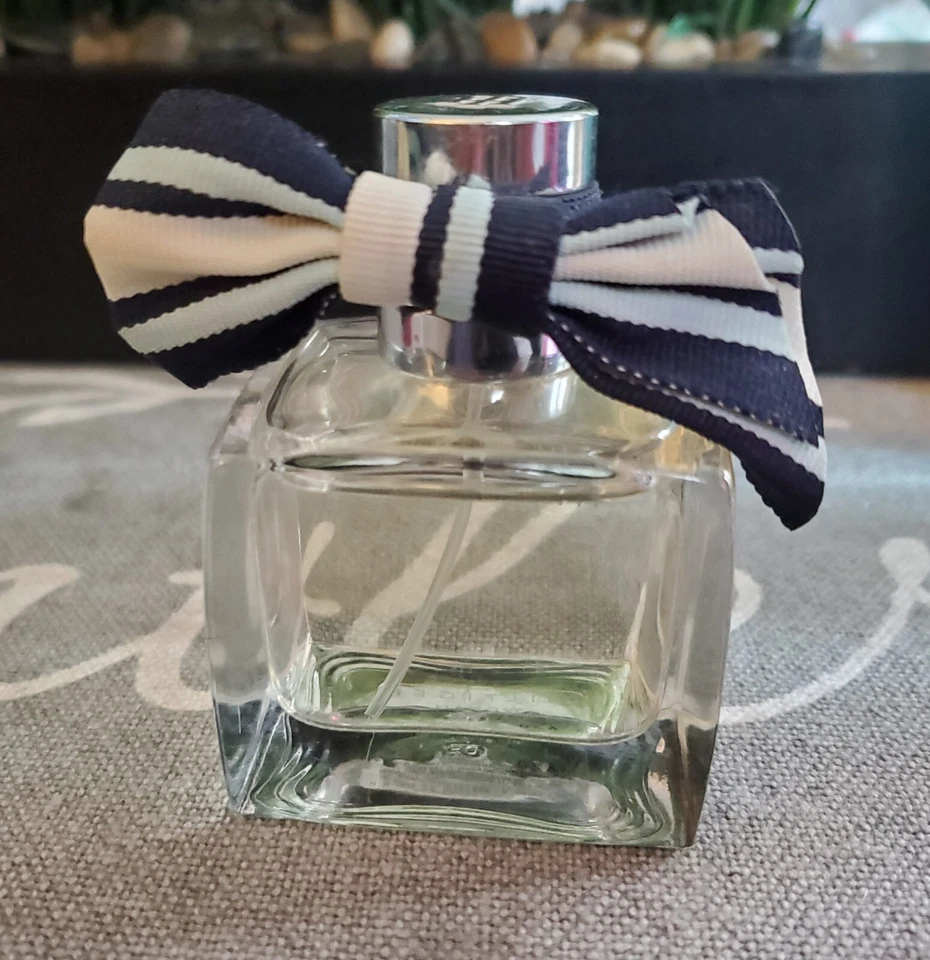 Tommy Hilfiger por Tommy Hilfiger Versión Original Para Mujer EDP 1.7 Oz / 50 ml Foto 3 de 4