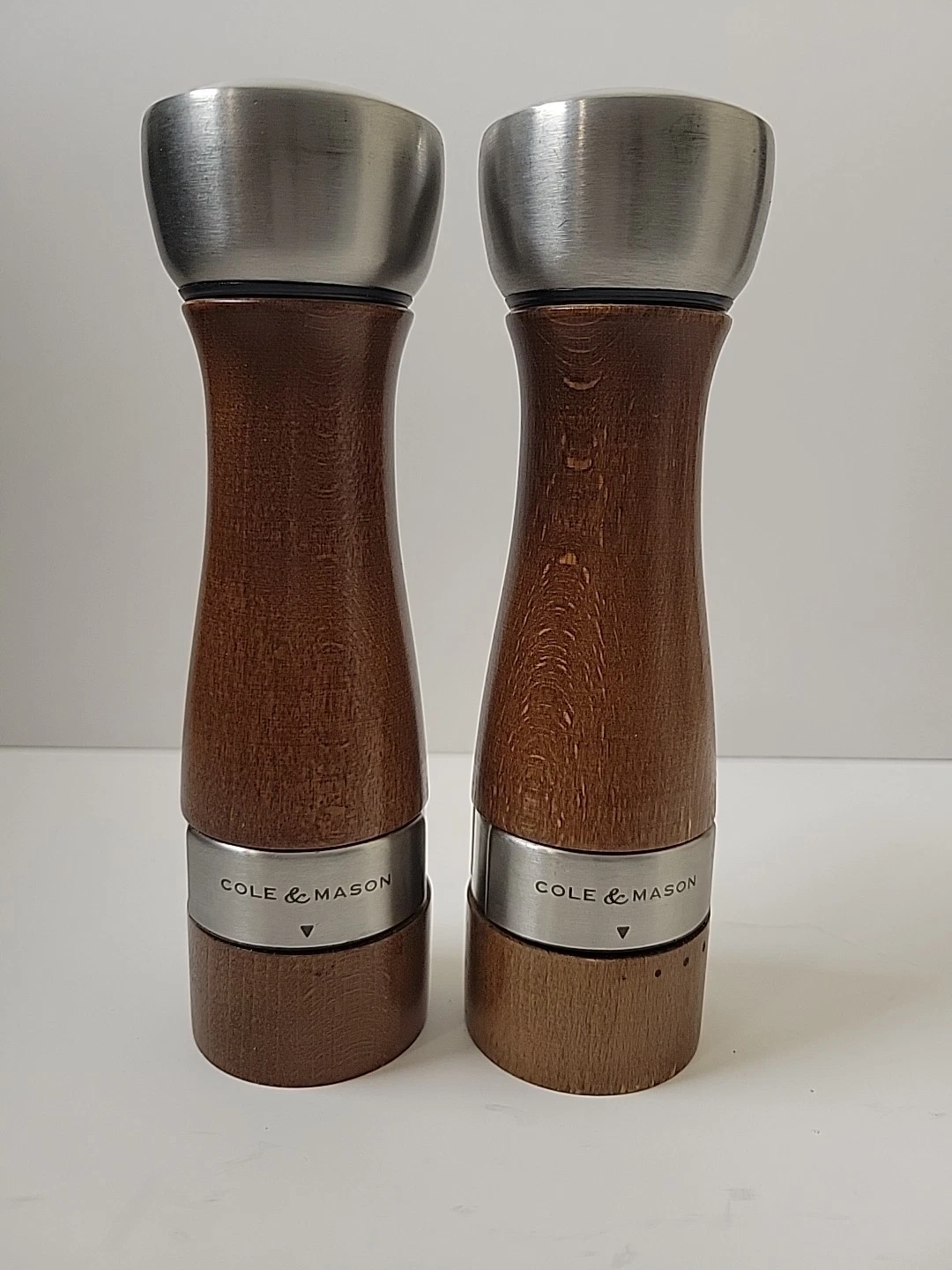 COLE & MASON Oldbury Wood Salt & Pepper Grinder Adjustable Mill Set- Walnut
Opens in a new window or