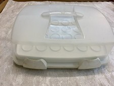 2105-9958 Stock No. WiLTON INDUSTRIES, Inc 3-in-1 CupCake MUFFIN Cake Caddy Carr