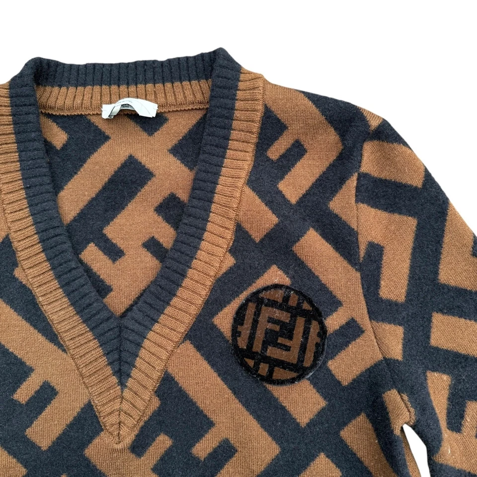 Suéter Fendi FF Monograma Cuello en V Marrón Negro Mezcla de Lana Hecho en Italia Mediano Foto 3 de 4