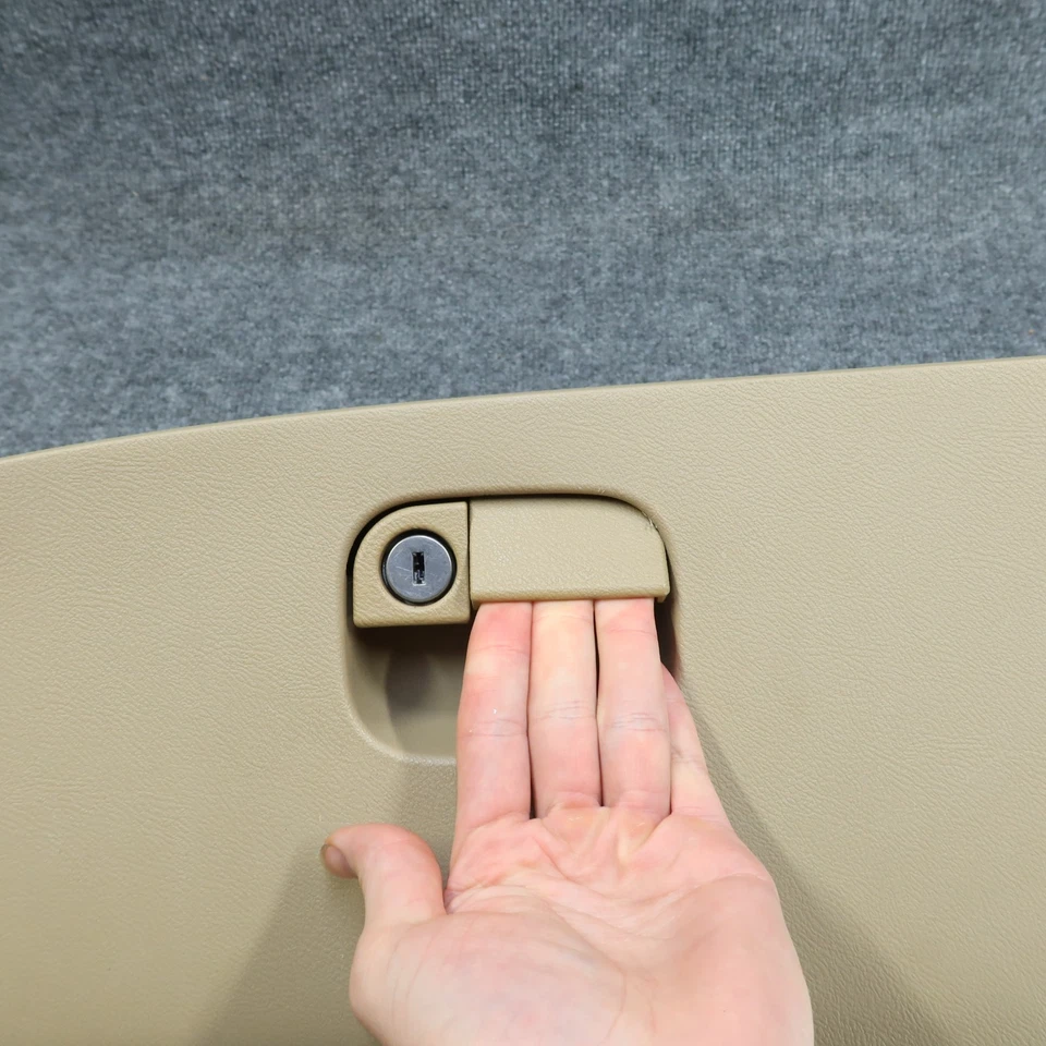 2005-10 Honda Odyssey Glove Box Lower Door Beige Lock Handle 77501-SHJ-A0-21 OEM Foto 3 de 4