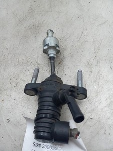 06-10 TOYOTA YARIS S 1.5L CLUTCH MASTER CYLINDER MANUAL TRANSMISSION