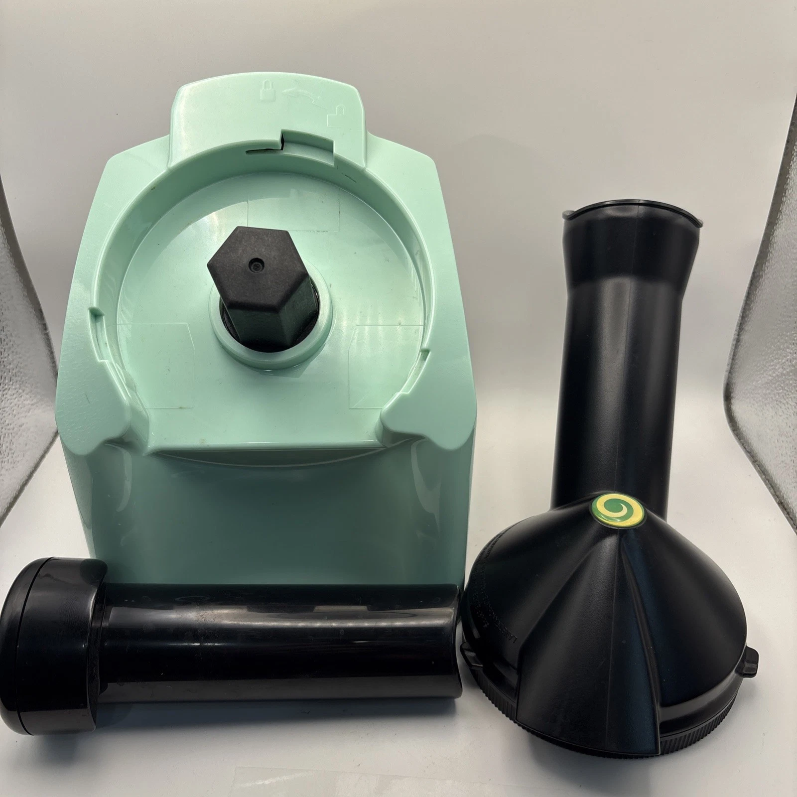 Yonanas Deluxe Ice Cream Frozen Yogurt Treat Maker Black Green Dole Model 901