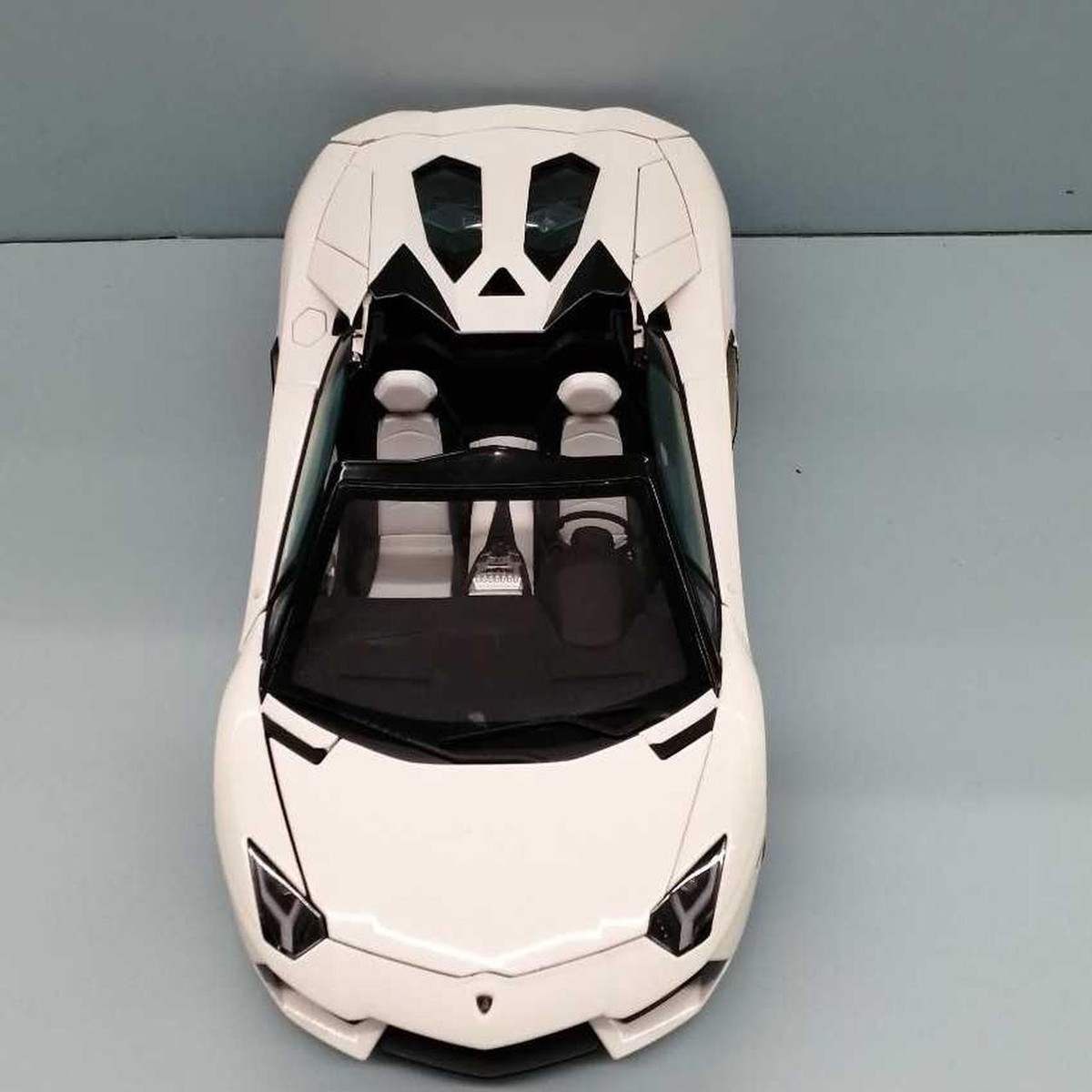オートアートアベンタドール　LP700-4ランボルギーニ1:18ブラック Amazon | AUTOart 1/18 ランボルギーニ アヴェンタドール LP700