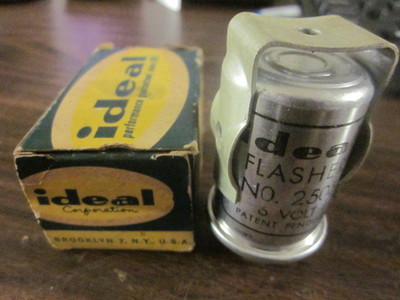 Original NOS IDEAL FLASHER 2506  6 VOLT 3 PRONG W/ ORIGINAL BOX w/bracket