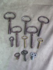 Lot de 11 CLEFS D'HORLOGE, PENDULES, ou autre, anciennes.
