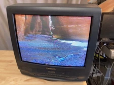 Panasonic 20" TV VCR Combo Omnivision PV-C2023 CRT FM Radio Retro Gaming