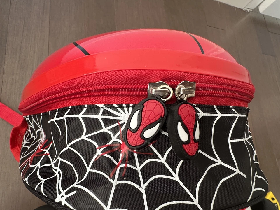 Marvel SpiderMan LED Eyes Lightup Kids Backpack Hard Shell Schoolbag - Image 4 of 4