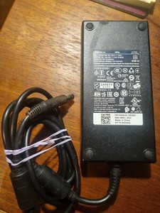 Dell 19,5V AC/DC Adapter Laptop Netzteil Ladegerät - (DA180PM111) - NUR ADAPTER