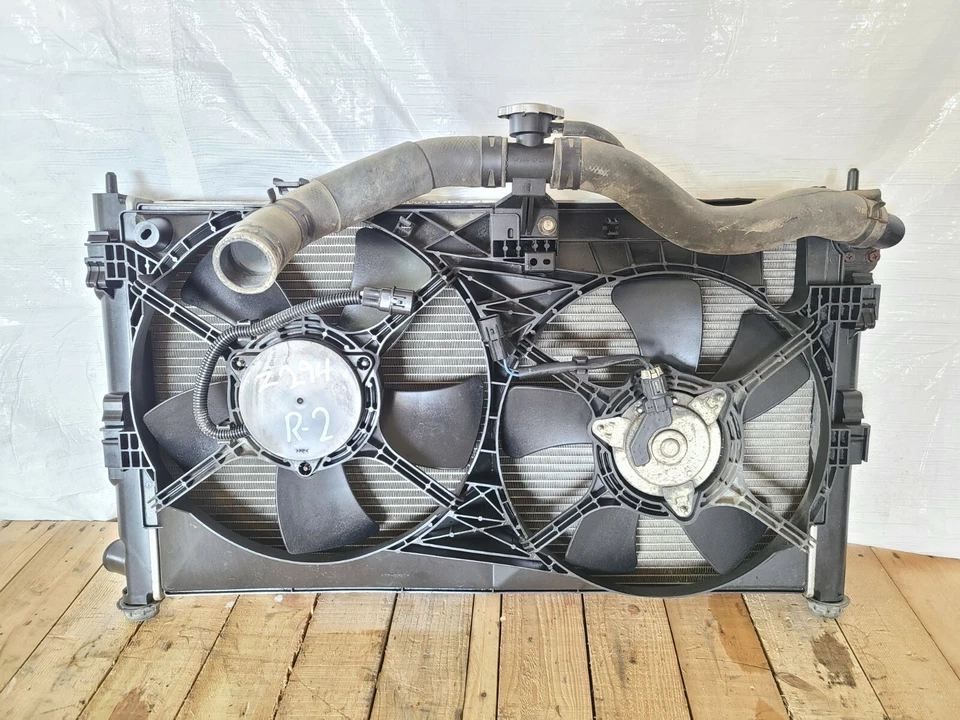 2008 Mitsubishi Outlander Radiator Condenser Cooling Fan Assembly W/ Hose OEM - Image 2 of 3