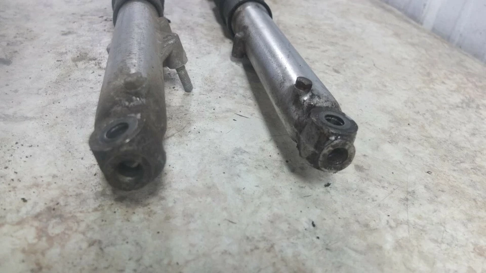 Amortiguadores horquillas delanteras 75 Honda CB125 CB 125 S Foto 3 de 4