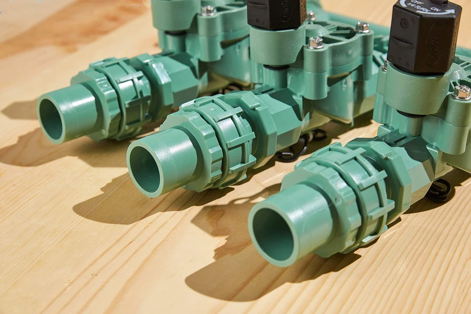 3 Valve Green Hose Pipe Fitting Manifold for Smart Irrigation with Swivel Unions - Image 3 of 4