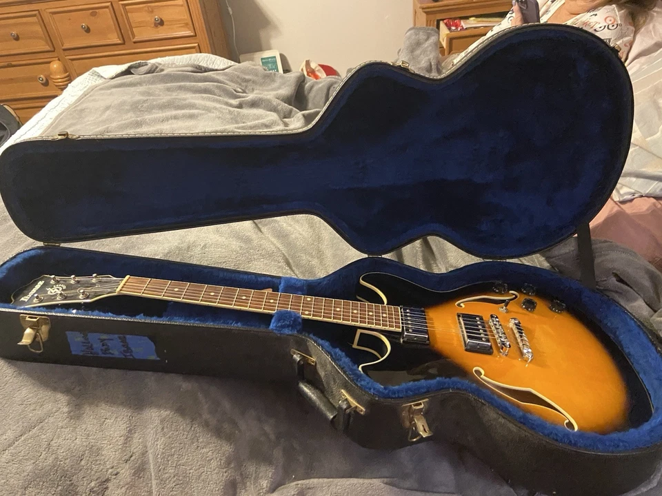 Ibanez Artcore Semi-Hollow Electric Guitar SunBurst Finish, pristine condition - Image 4 of 4