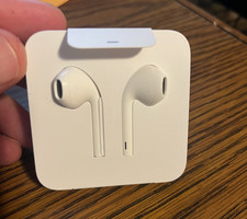 Original OEM Apple EarPods Wired Lightning Connector Earphones Headphones