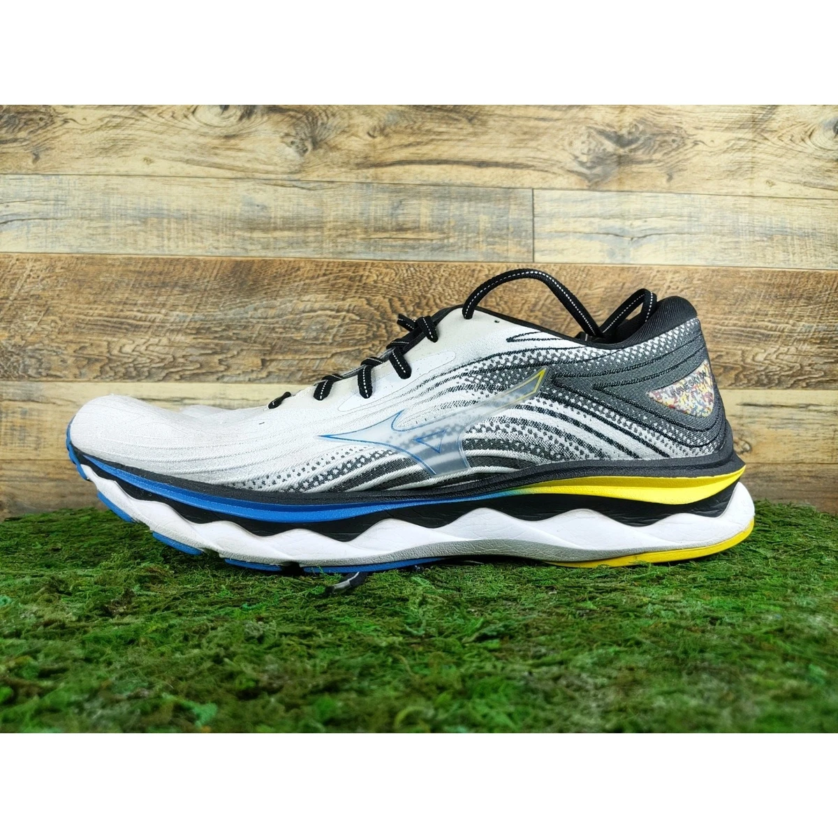 Mizuno White and Navy Running Shoes Mizuno Esperunzer 2 Super Wide White / Navy - Sep 2024  main image 2