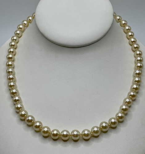Vintage Classic Ivory Pearl Necklace Single Strand Luster Elegant 18” - Picture 3 of 10