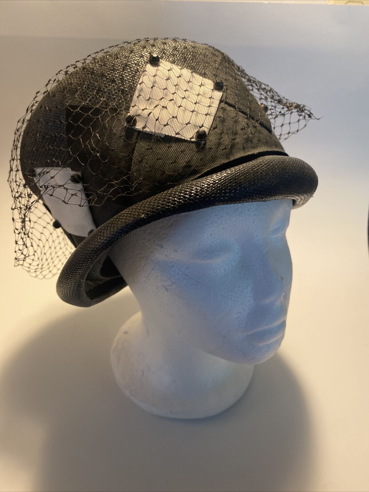 Vtg 50's Doris Designs Pill Box Hat Straw w Tulle… - image 1