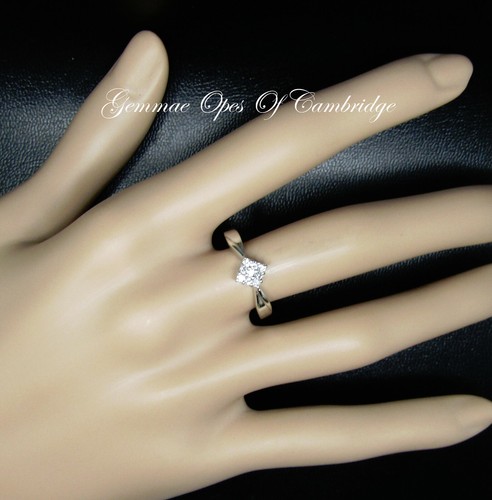 9k 9ct White Gold Ring Diamond Cluster Panel Size O 1/2 2.6g - Picture 5 of 11