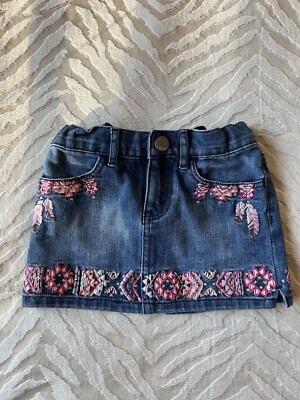 Gap mini embroidered denim blue jean aztec feather skirt  Size 12-18m￼