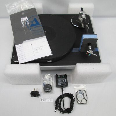 NEW / NOB - Clearaudio Concept Belt Drive Turntable - MM