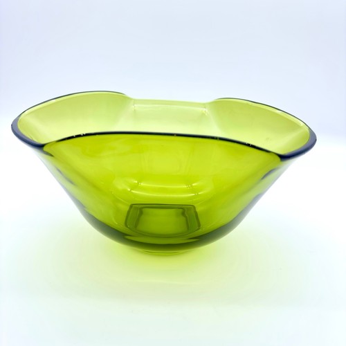 Vintage MCM Anchor Hocking Avacado Green Large Bowl Retro Fun Folded 3 Sided - Picture 2 of 9