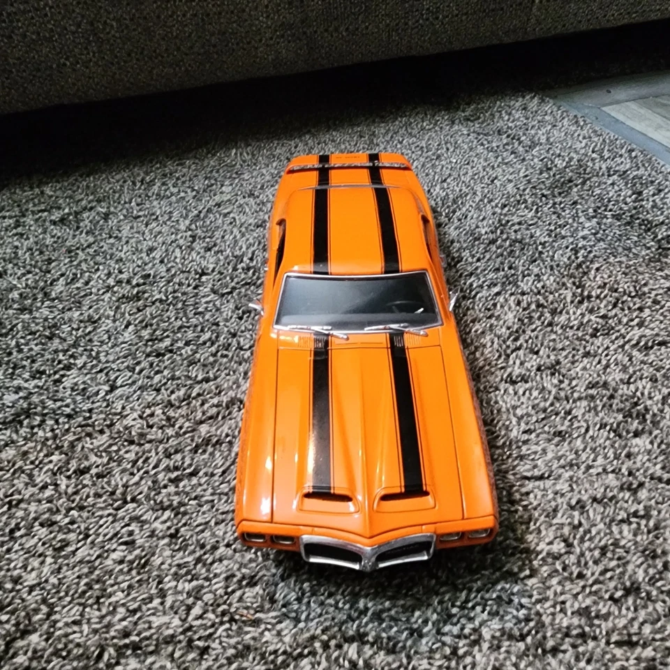 Pontiac Firebird 1969 transmisión automática - naranja. Road Signature 92368 escala 1:18 Foto 4 de 4
