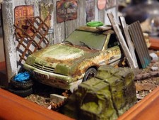Opel Manta B GT/E Bj.1985 - Scheunenfund Diorama im Maßstab 1:43
