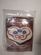Vintage Rugpoint Suzanne McNeill Flowers In Heart Rag Rug Kit 24x30 NIP