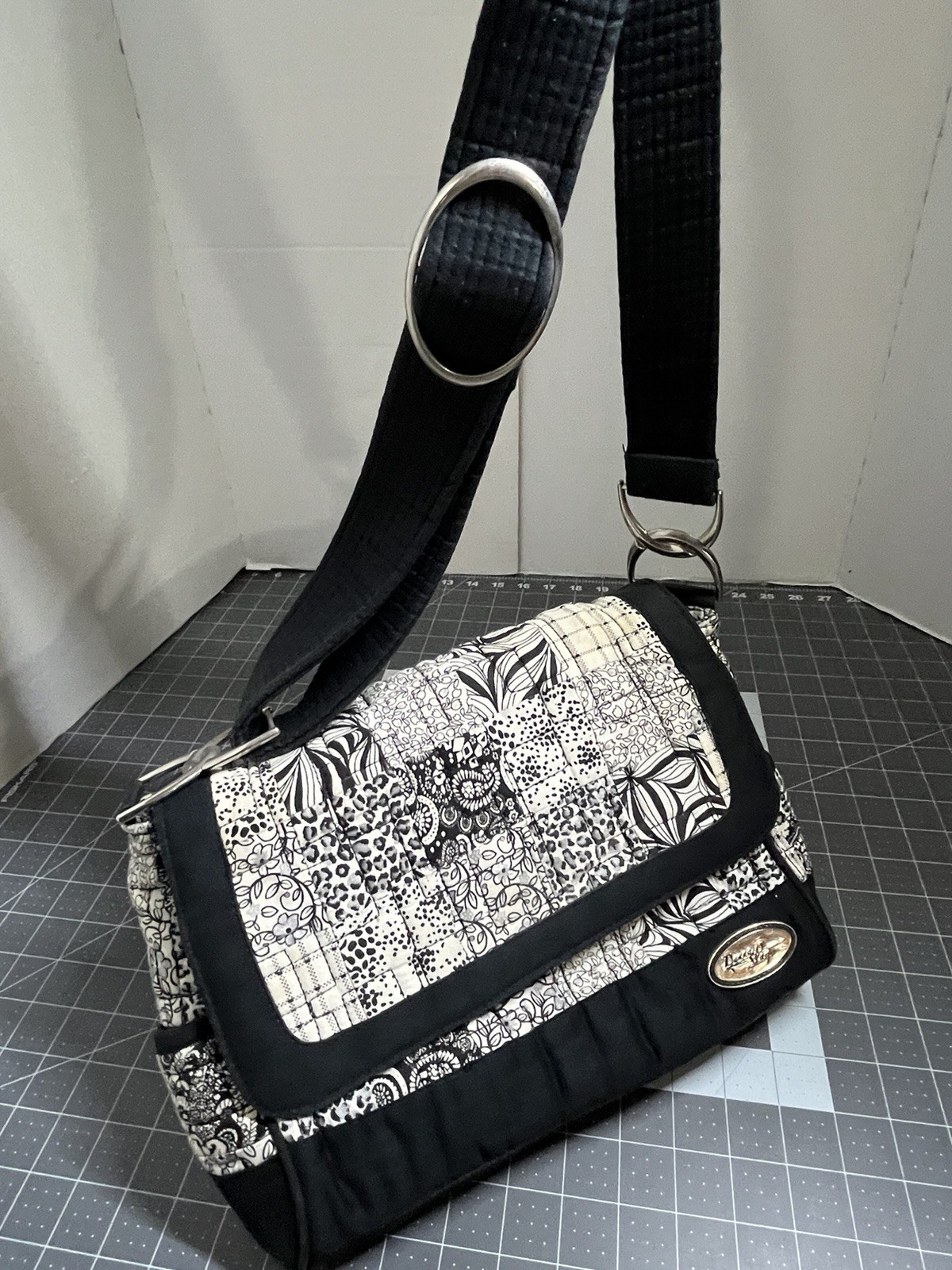 Donna Sharp Patchwork Quilted Crossbody Bag Purse… - image 2