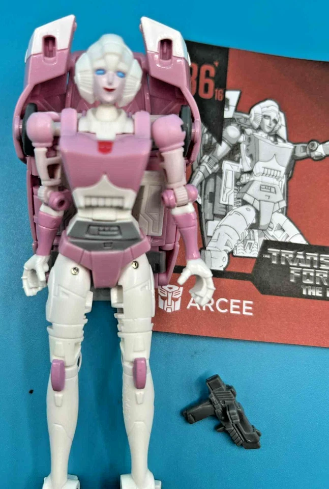 Transformers Toys Studio Series 86-16 Deluxe Class The The Movie Arcee Action Fi - Image 2 of 4