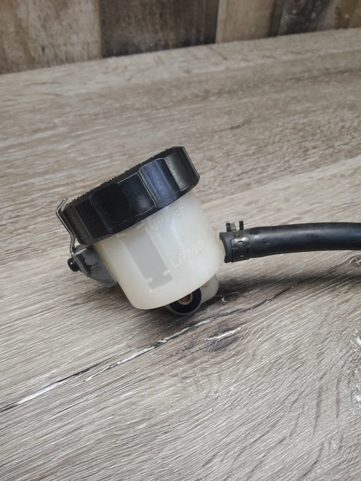 2008 08 07-08 Yamaha YZF-R1 YZFR1 depósito de cilindro maestro de freno delantero  Foto 4 de 4