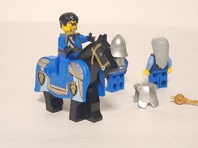 Lego Castle Minifigure King Lion Cape Crown Shield Horse Figure 70404 Mixed Lot