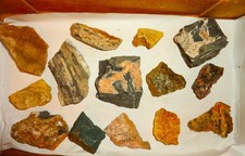 Skrzynka Minerały - Stopnie, Surowe kamienie, Kolekcja Stopniowa💖(O790)Obejrzyj!