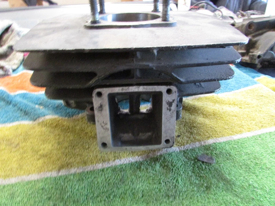 Jarro de cilindro genuíno Yamaha RT180 1996 - Imagem 3 de 4