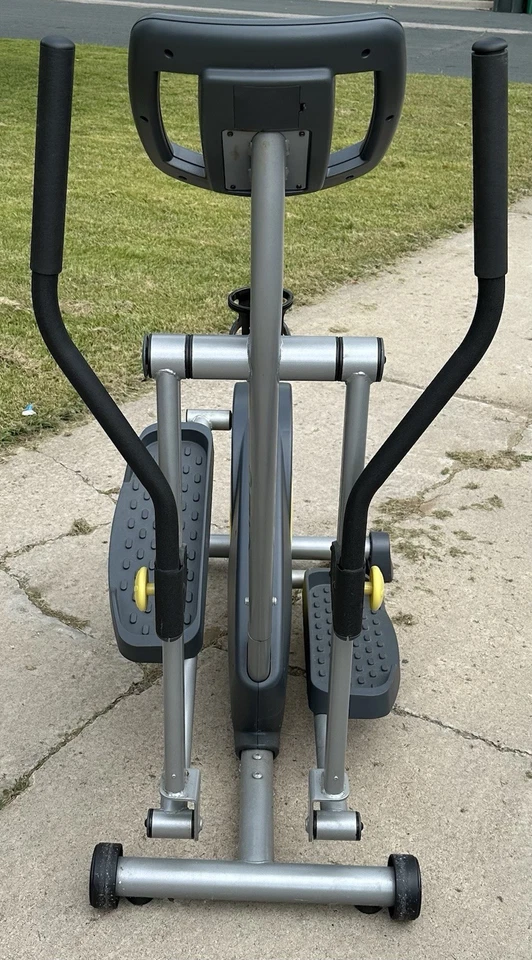 Máquina de ejercicio elíptica Image 8,25 usada funciona con manual Foto 4 de 4