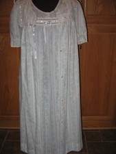 VINTAGE NIGHTGOWN ROBE RIBBONS FLORAL NEGLIGEE BLUE Polycotton SZ PETITE