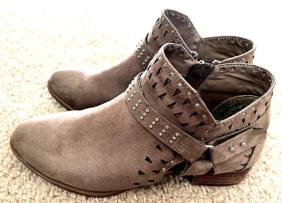 Zapatos/botas de gamuza Madden Girl talla 6 marrón con cremallera al tobillo Foto 3 de 4